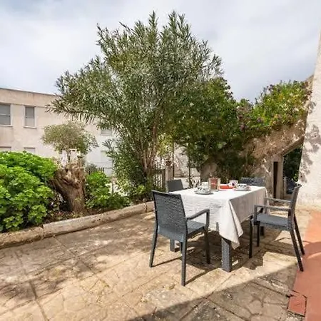 Residenz Cala Di Seta Dreizimmerwohnung Luca Mit Meerblick Fuer 5 Personen Daire