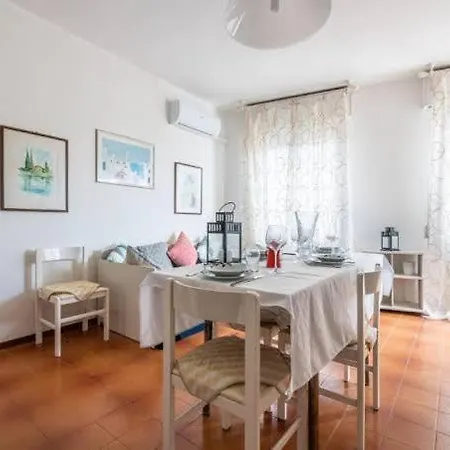 Residenz Cala Di Seta Dreizimmerwohnung Luca Mit Meerblick Fuer 5 Personen * Calasetta