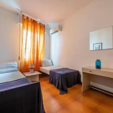 Residenz Cala Di Seta Dreizimmerwohnung Luca Mit Meerblick Fuer 5 Personen Daire